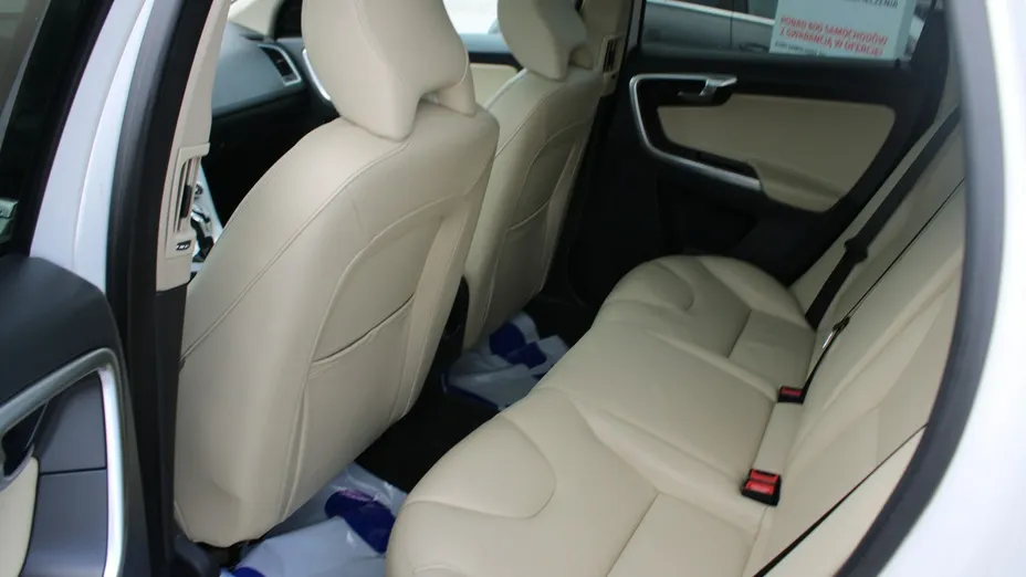 VOLVO XC60 -