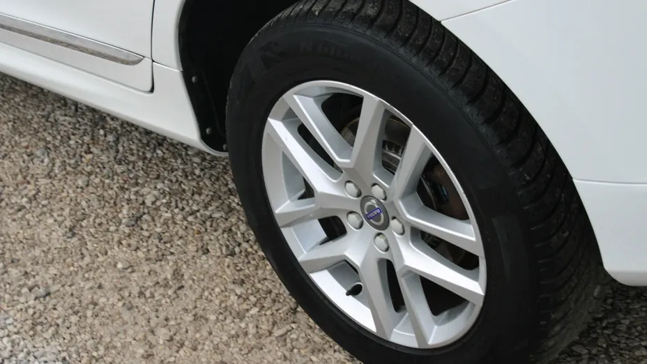 VOLVO XC60 -