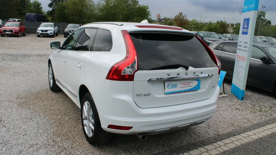 VOLVO XC60 -