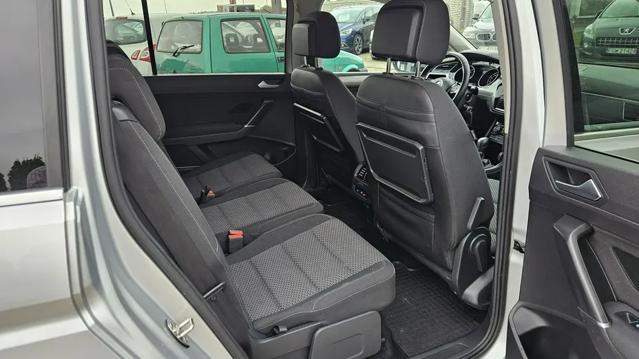 VOLKSWAGEN Touran -