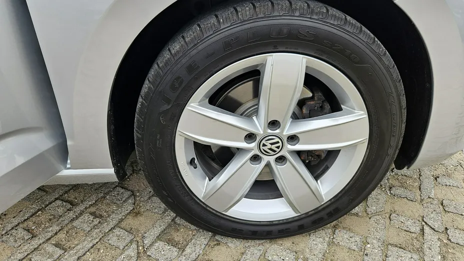 VOLKSWAGEN Touran -