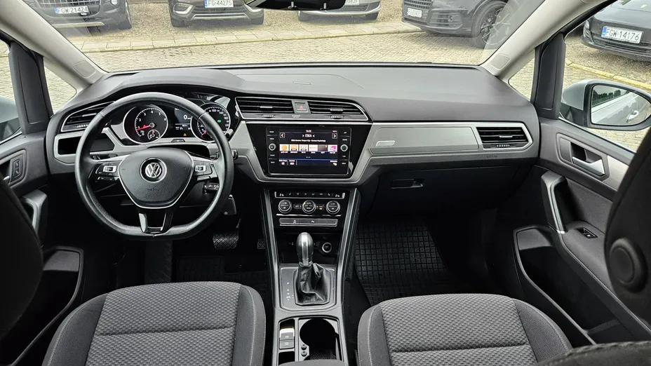 VOLKSWAGEN Touran -