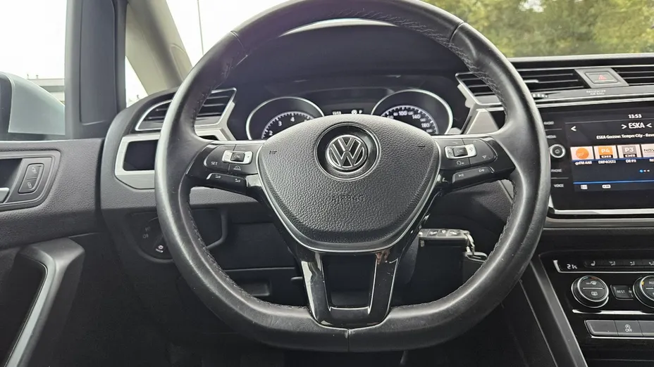VOLKSWAGEN Touran -