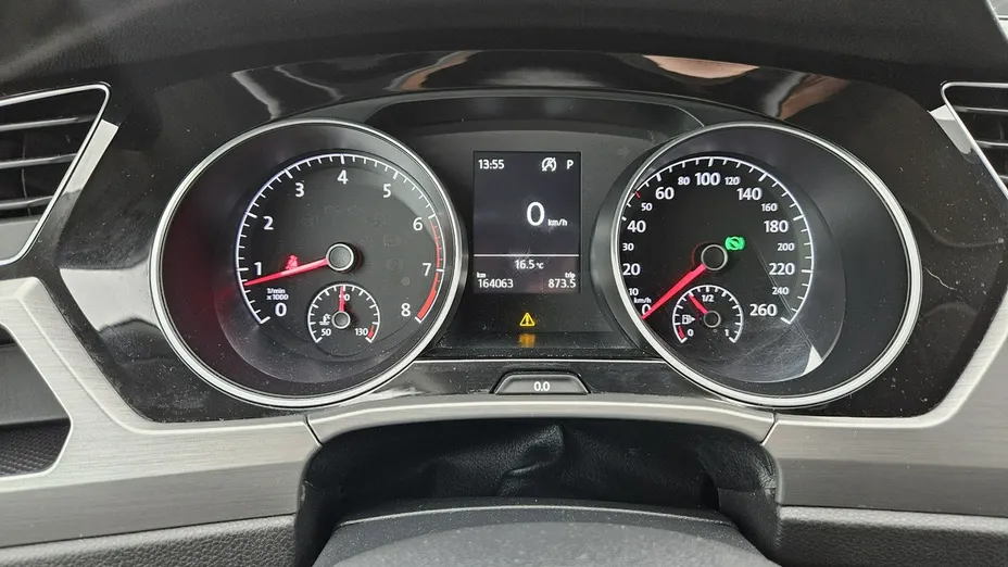 VOLKSWAGEN Touran -