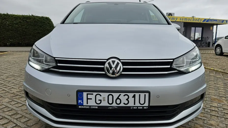 VOLKSWAGEN Touran -