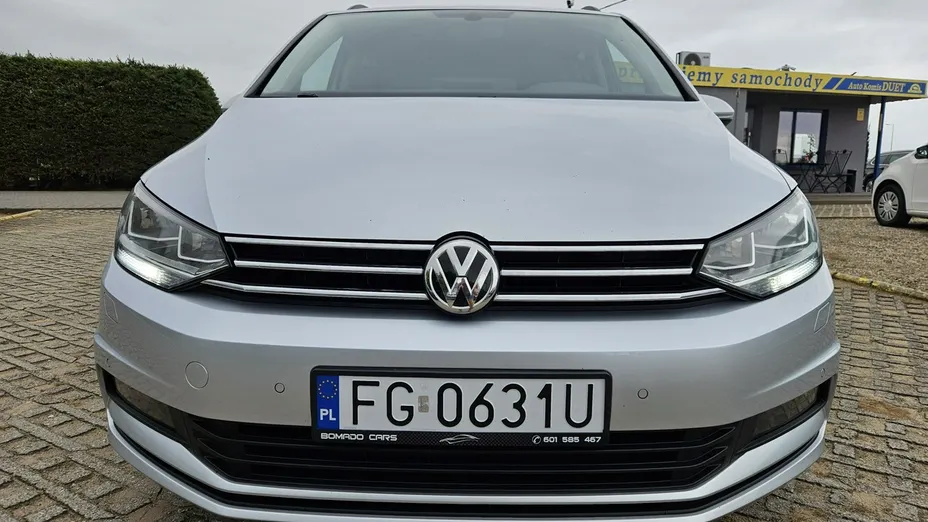 VOLKSWAGEN Touran -