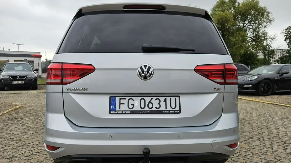 VOLKSWAGEN Touran -