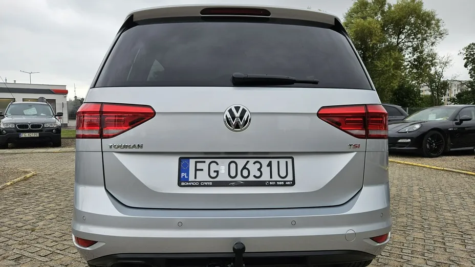 VOLKSWAGEN Touran -