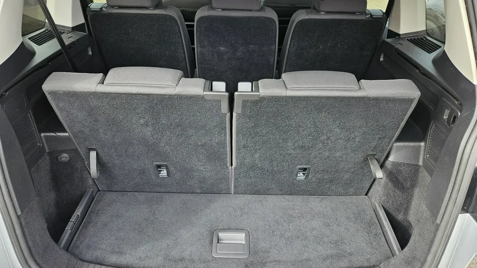 VOLKSWAGEN Touran -