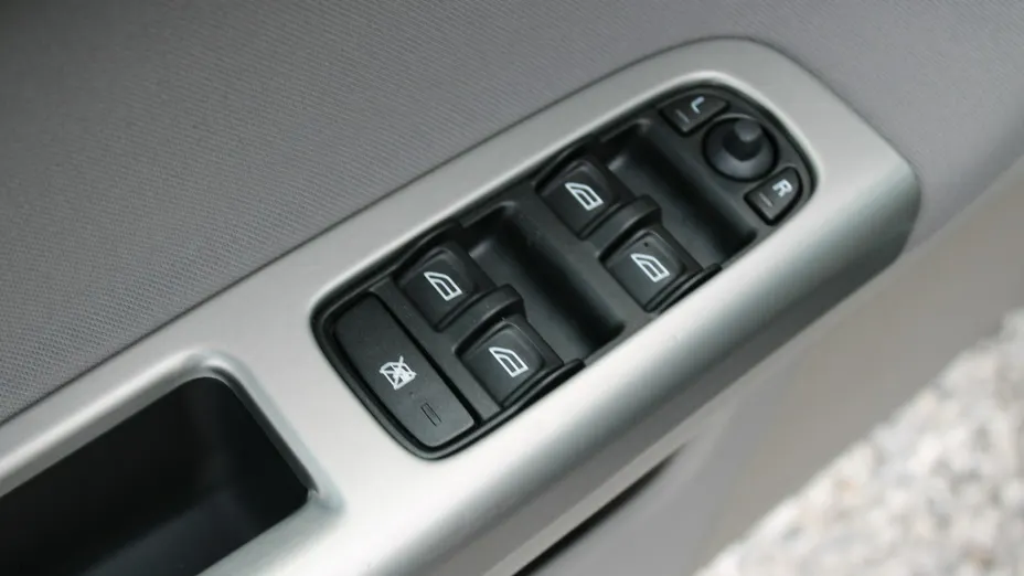 VOLVO S40 -