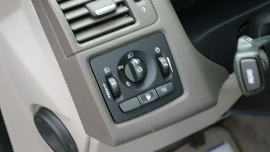 VOLVO S40 -