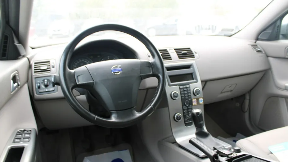 VOLVO S40 -