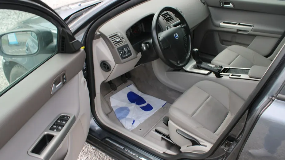 VOLVO S40 -