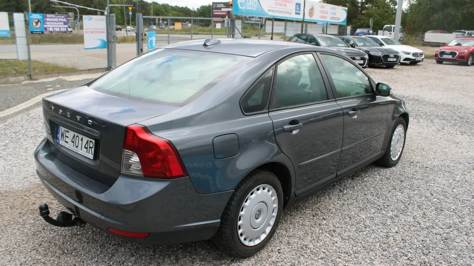 VOLVO S40 -
