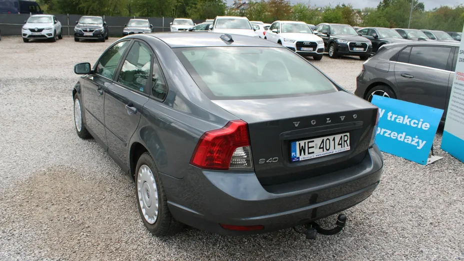 VOLVO S40 -
