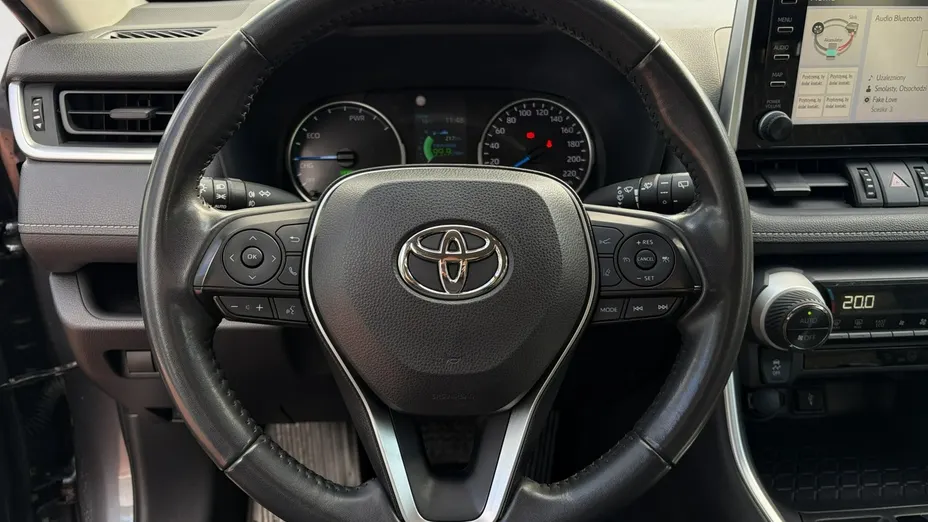 TOYOTA RAV4 -