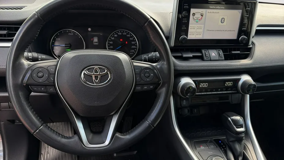 TOYOTA RAV4 -