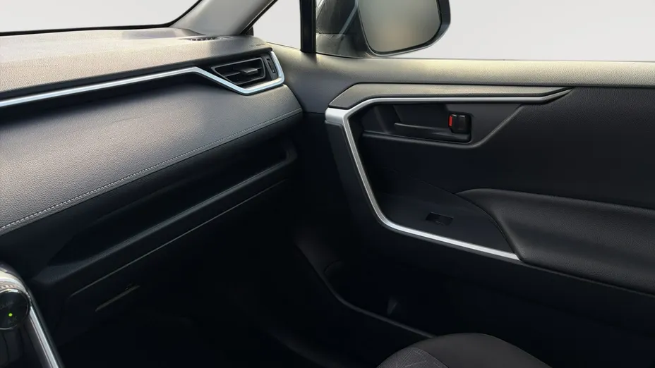 TOYOTA RAV4 -