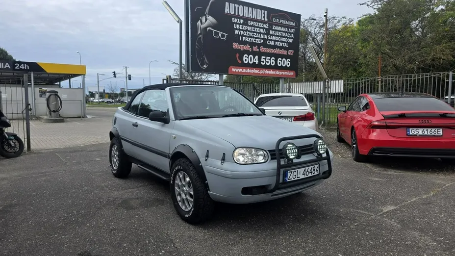 VOLKSWAGEN Golf -