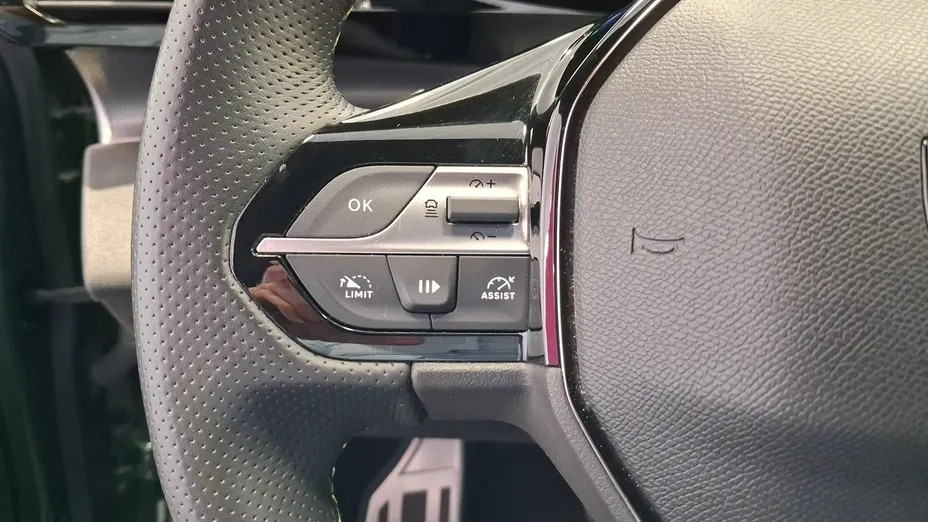 PEUGEOT 308 -