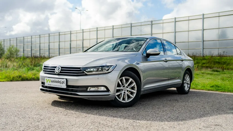 VOLKSWAGEN Passat -