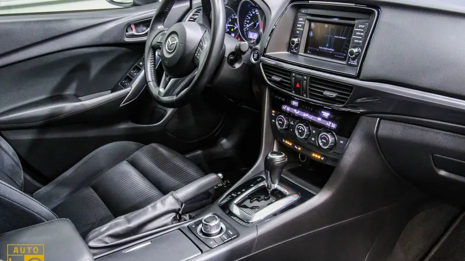 MAZDA 6 -
