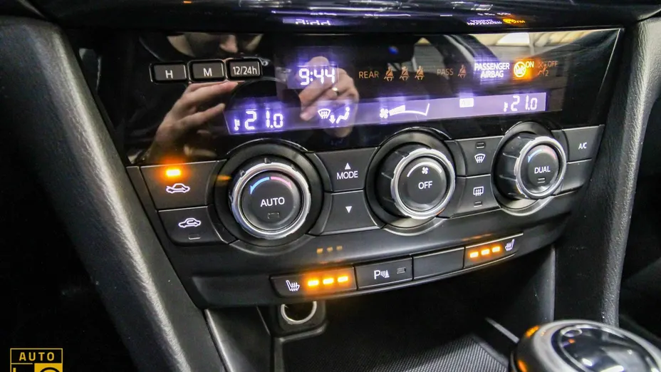 MAZDA 6 -