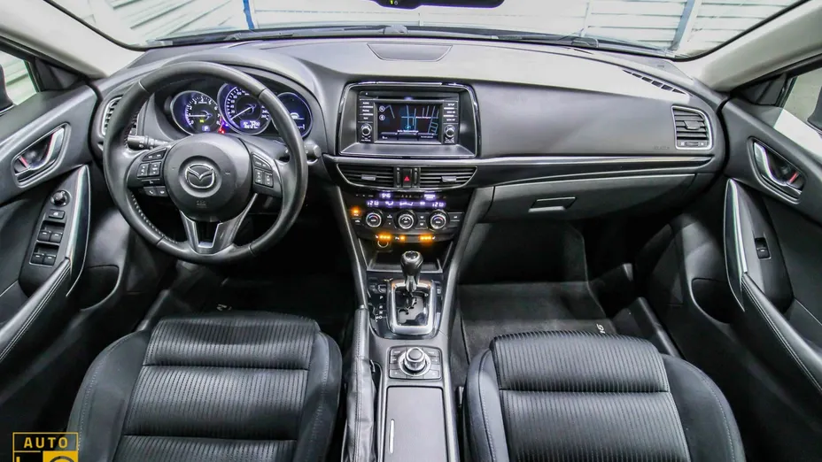 MAZDA 6 -
