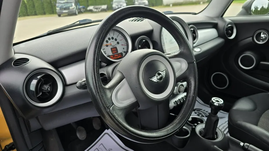 MINI One -