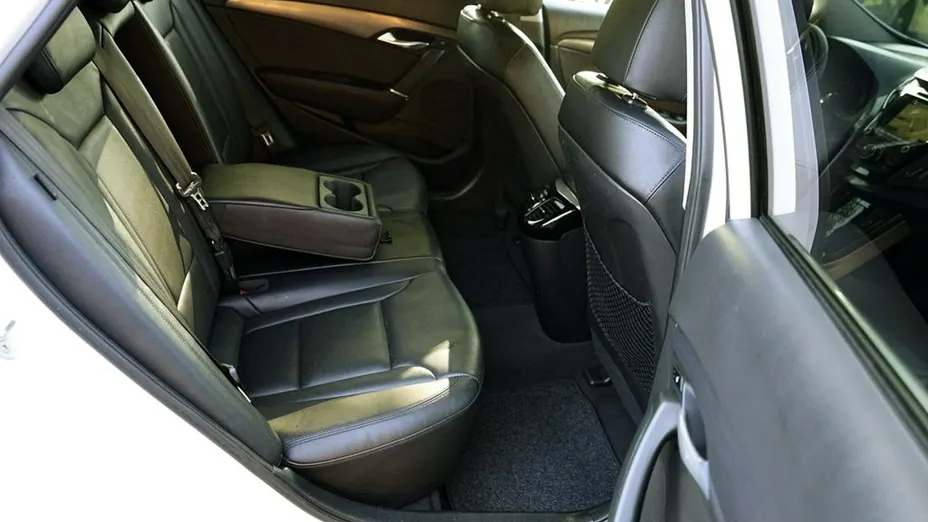 HYUNDAI i40 -