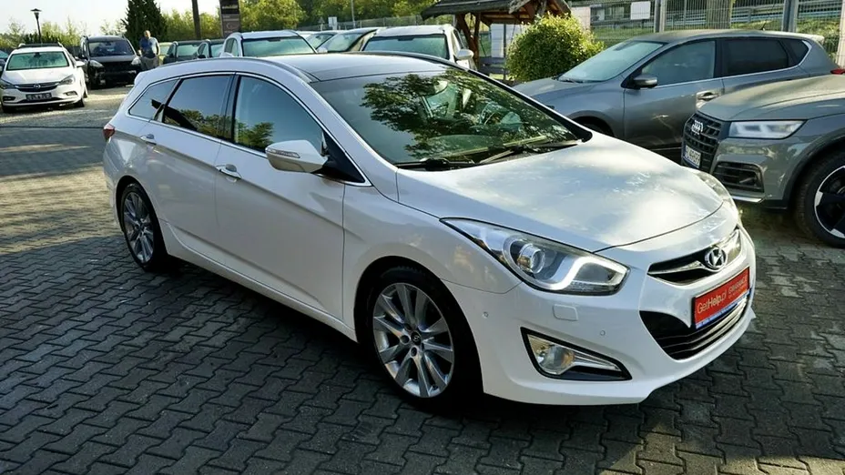HYUNDAI i40 -