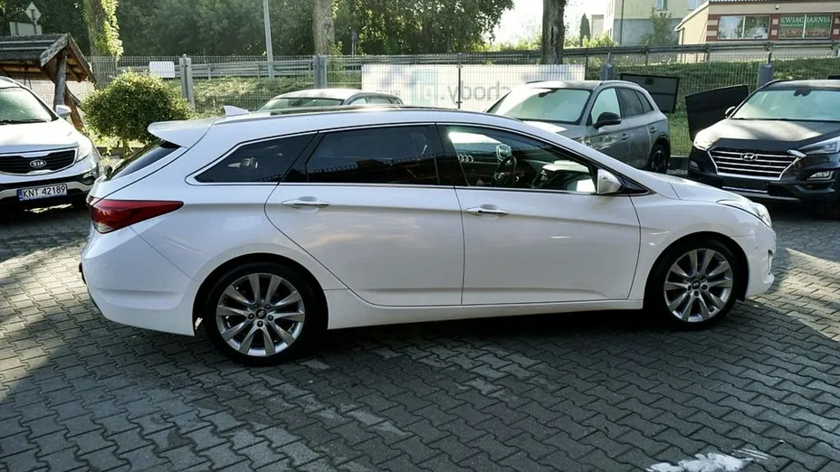 HYUNDAI i40 -