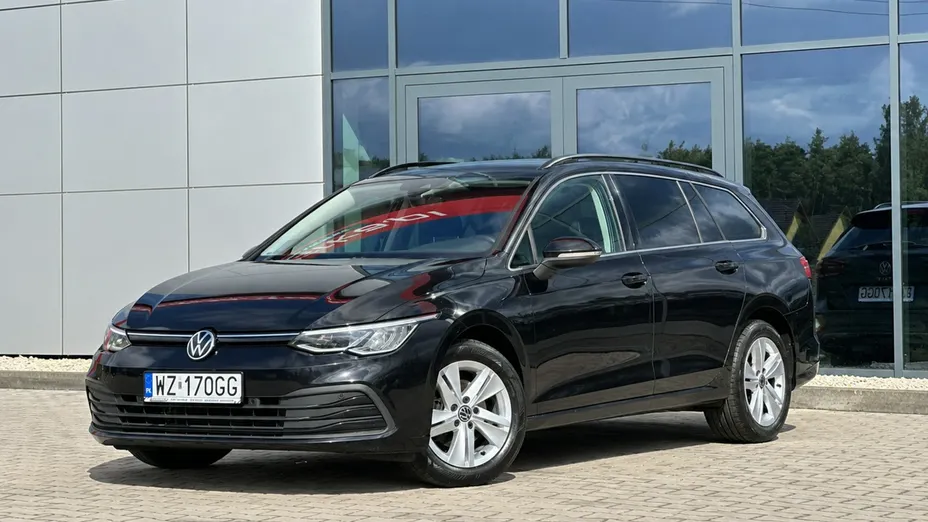 VOLKSWAGEN Golf -