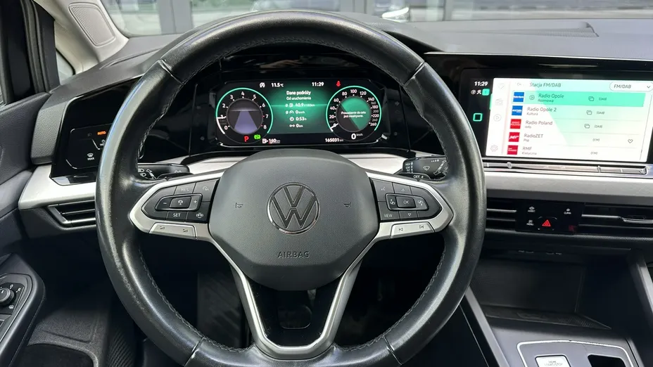 VOLKSWAGEN Golf -