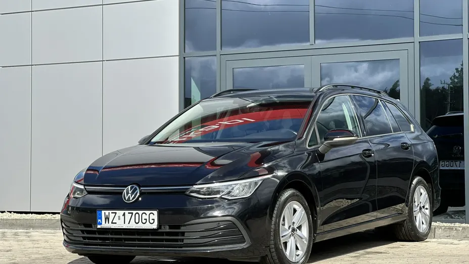 VOLKSWAGEN Golf -