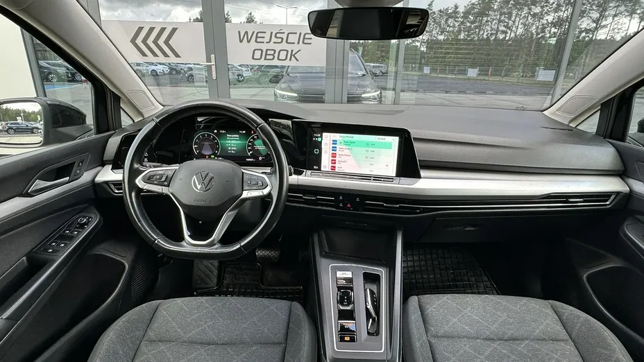 VOLKSWAGEN Golf -