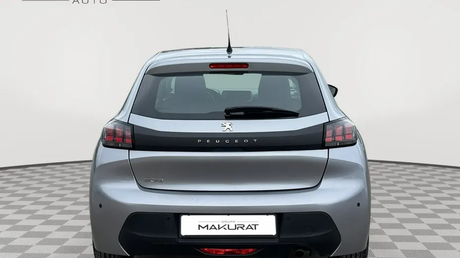 PEUGEOT 208 -