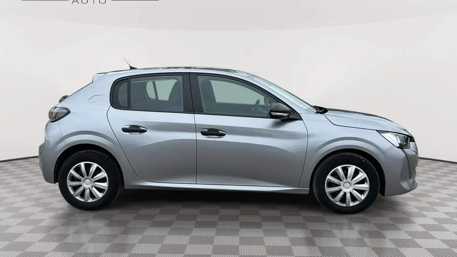 PEUGEOT 208 -