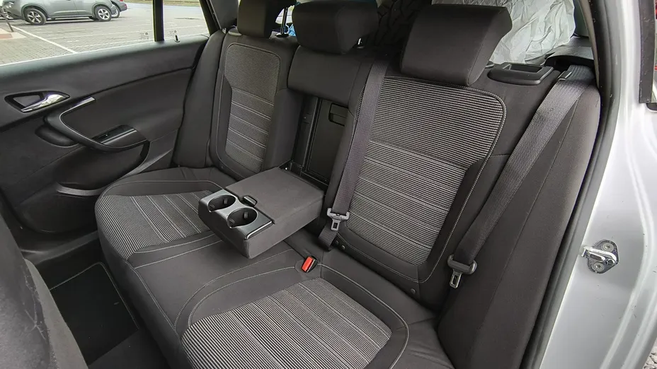OPEL Insignia -