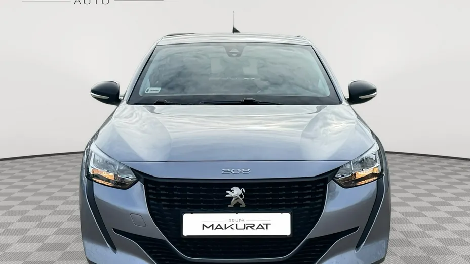 PEUGEOT 208 -