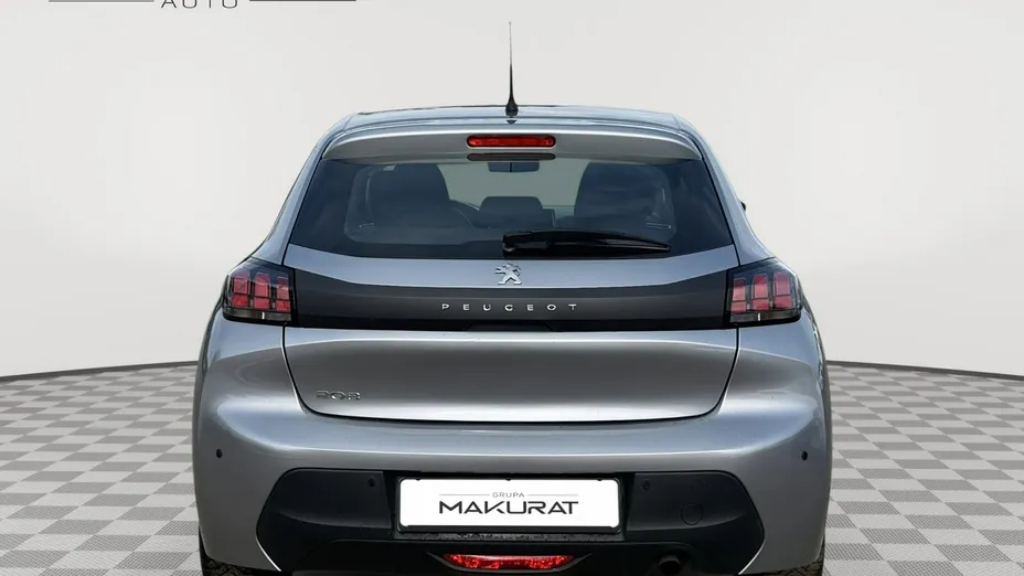 PEUGEOT 208 -