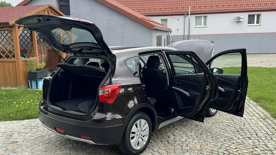 SUZUKI S-Cross -