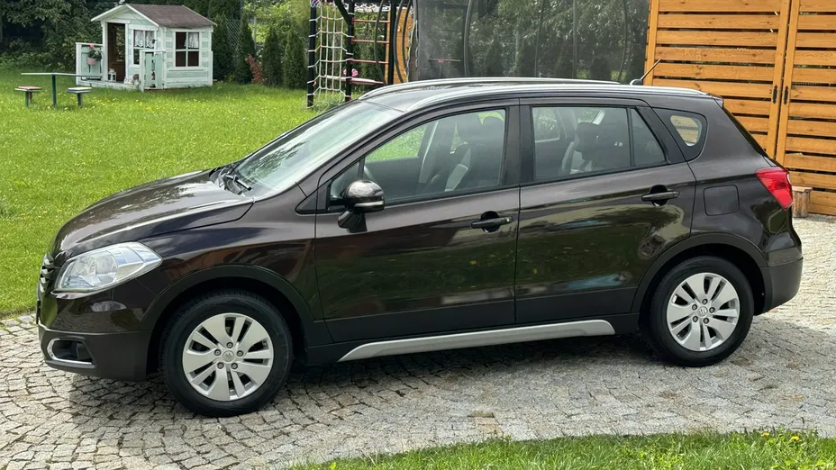 SUZUKI S-Cross -