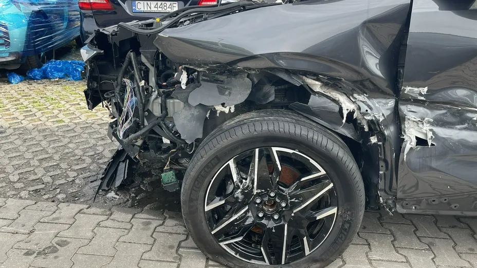 PEUGEOT 5008 -