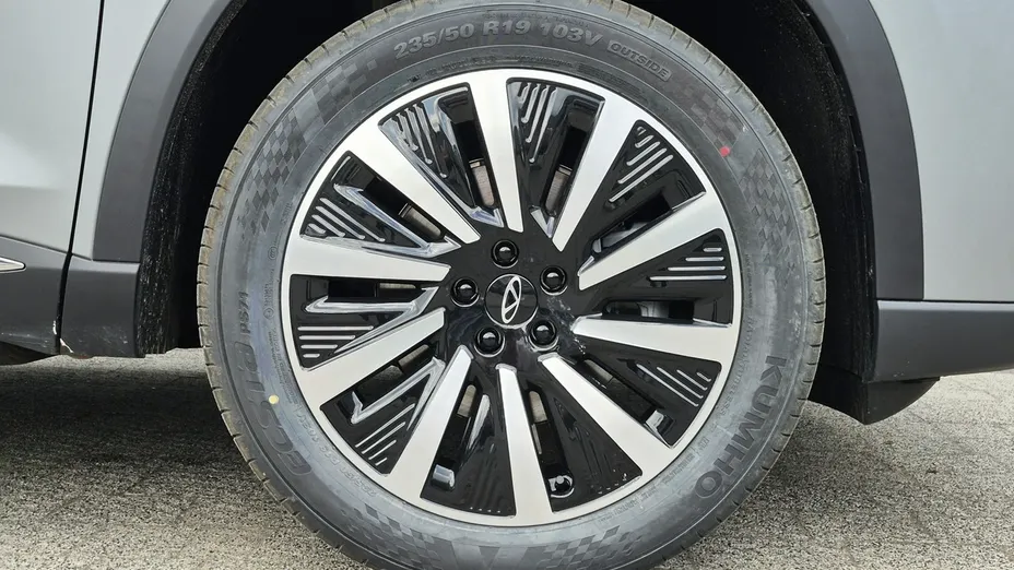 CHERY Tiggo 8 -