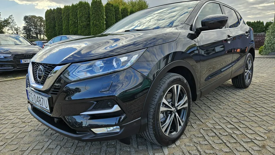 NISSAN Qashqai -