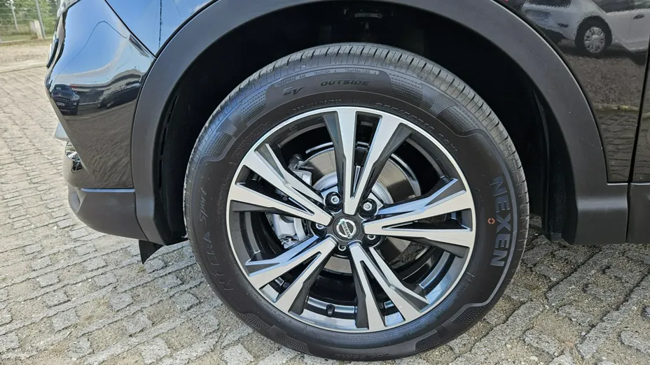NISSAN Qashqai -