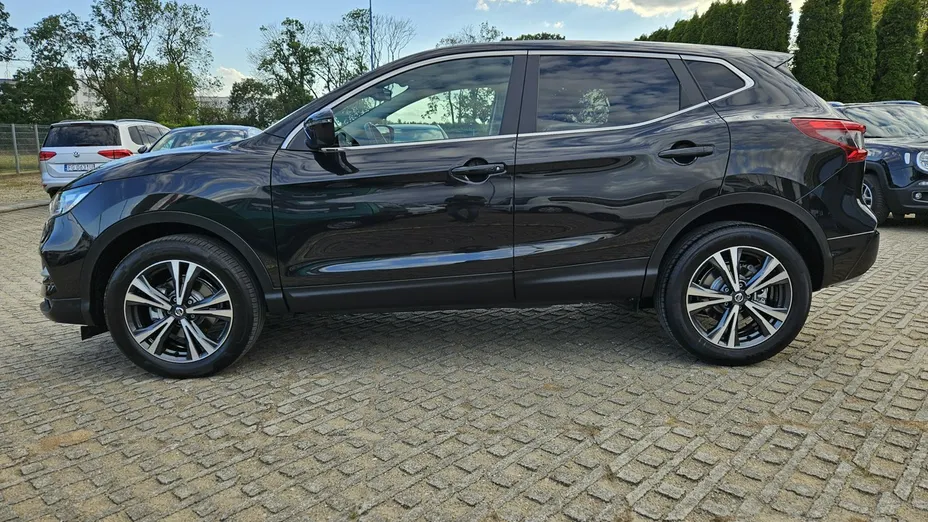 NISSAN Qashqai -
