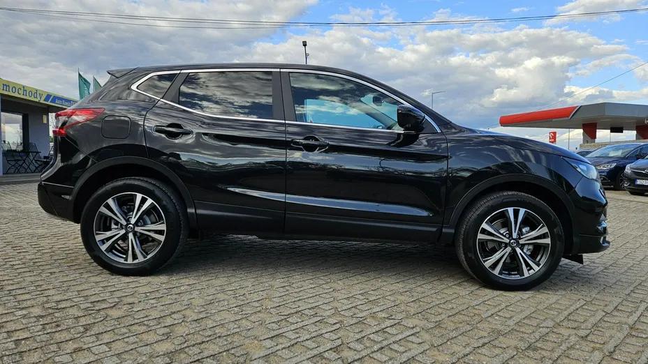 NISSAN Qashqai -