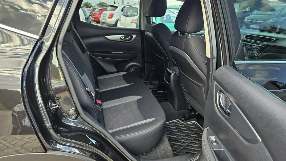NISSAN Qashqai -